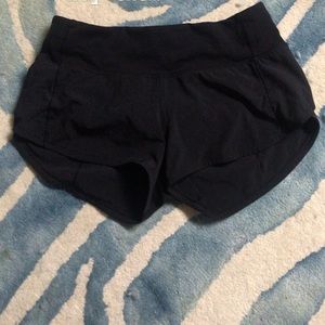 black lululemon shorts